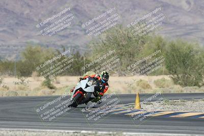 media/Oct-30-2025-Racers Edge (Thu) [[dabbdaf680]]/3-B Group/Session 5 (Turn 6)/